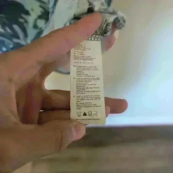 Urban Heritage, Floral t-shirt, Blue and Orange  Size Medium - Picture 4 of 4